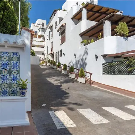 Lomas - Pool, Terrace & View Apartment