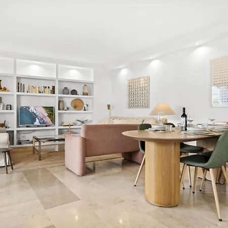 Lomas - Pool, Terrace & View Apartment